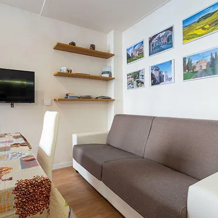 Nuova Montesperelli Apartment *